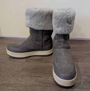 Koolaburra by UGG Women's Tynlee Fashion Boot Size 6